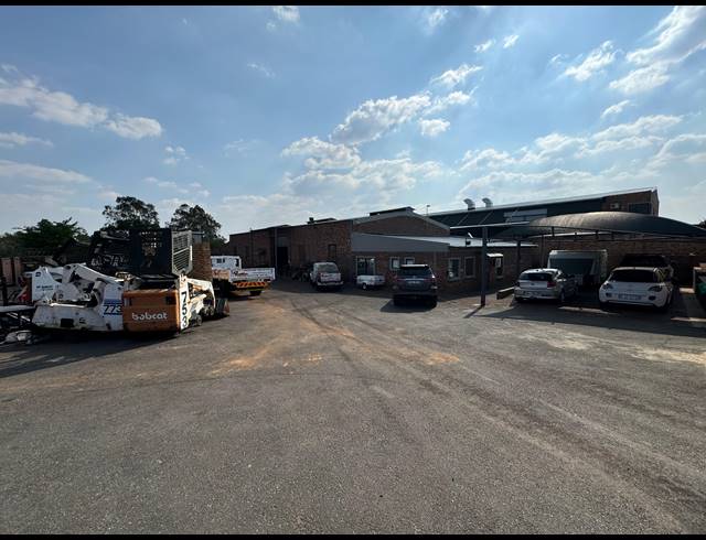 684M² WAREHOUSE FOR SALE IN STORMILL